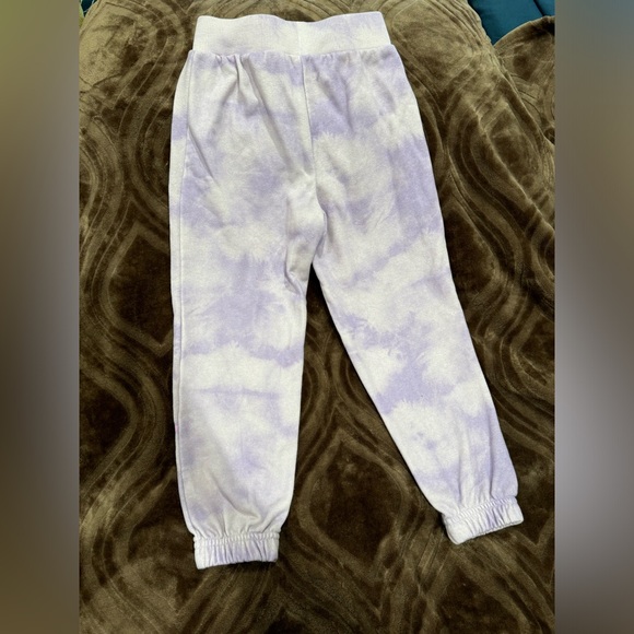 AC/DC sweat pants for little girls size 4/5 lavendar color preloved - Picture 2 of 3